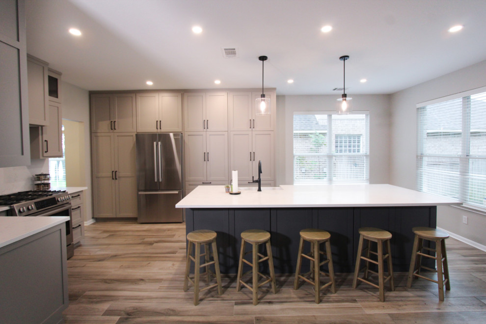 Inspiration for a transitional home design remodel in Austin