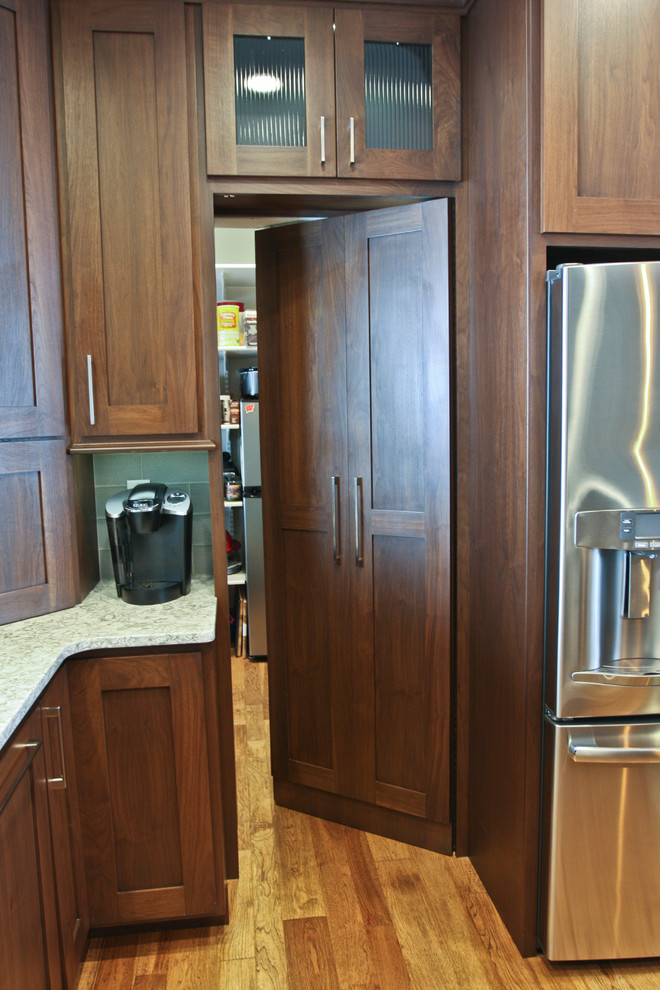Transitional kitchen photo in Cedar Rapids