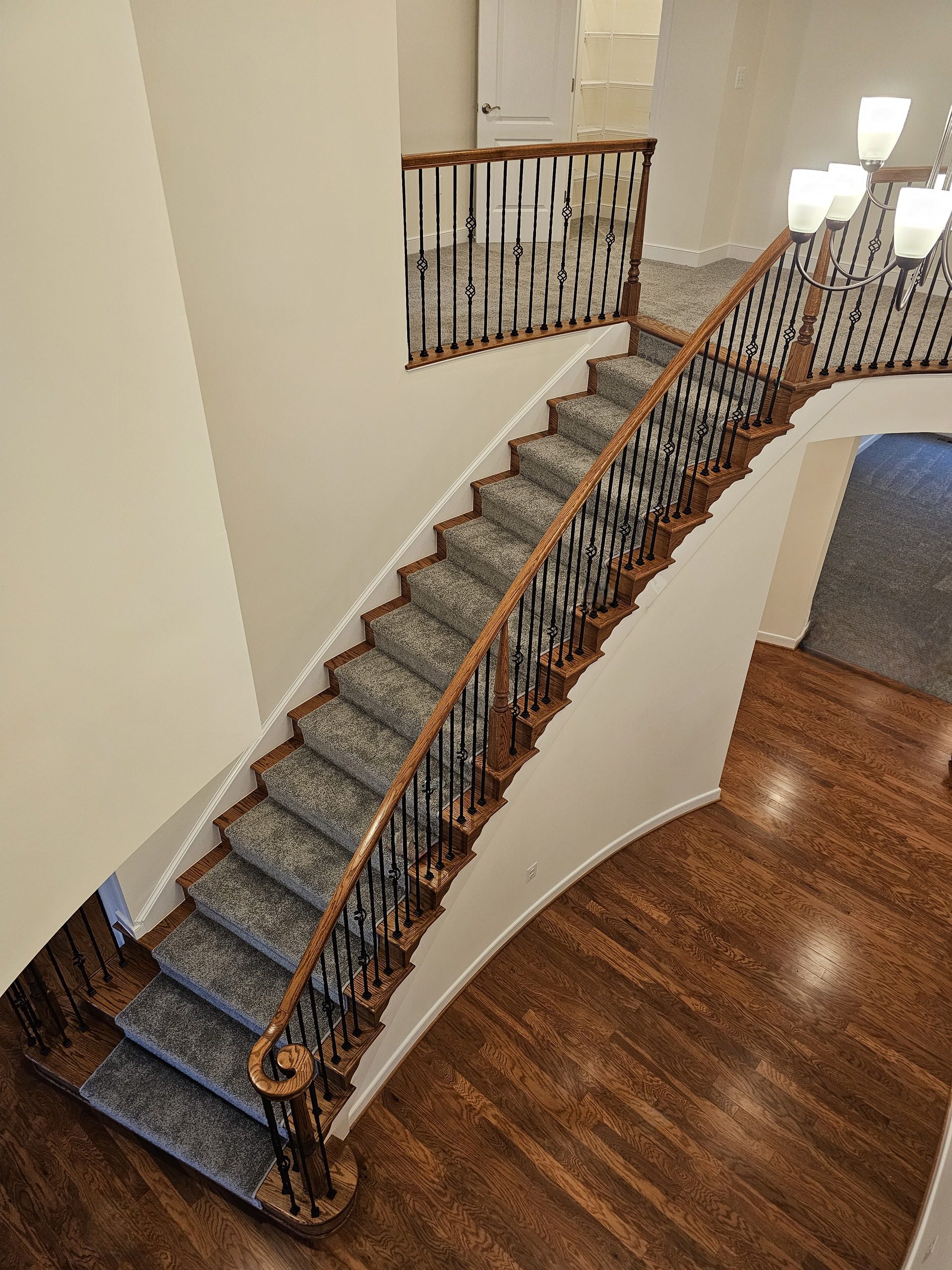 128_Grand Entryway Elliptical Staircase, Nokesville, VA 20181