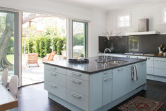 What Kitchen Countertop Color Should You Choose