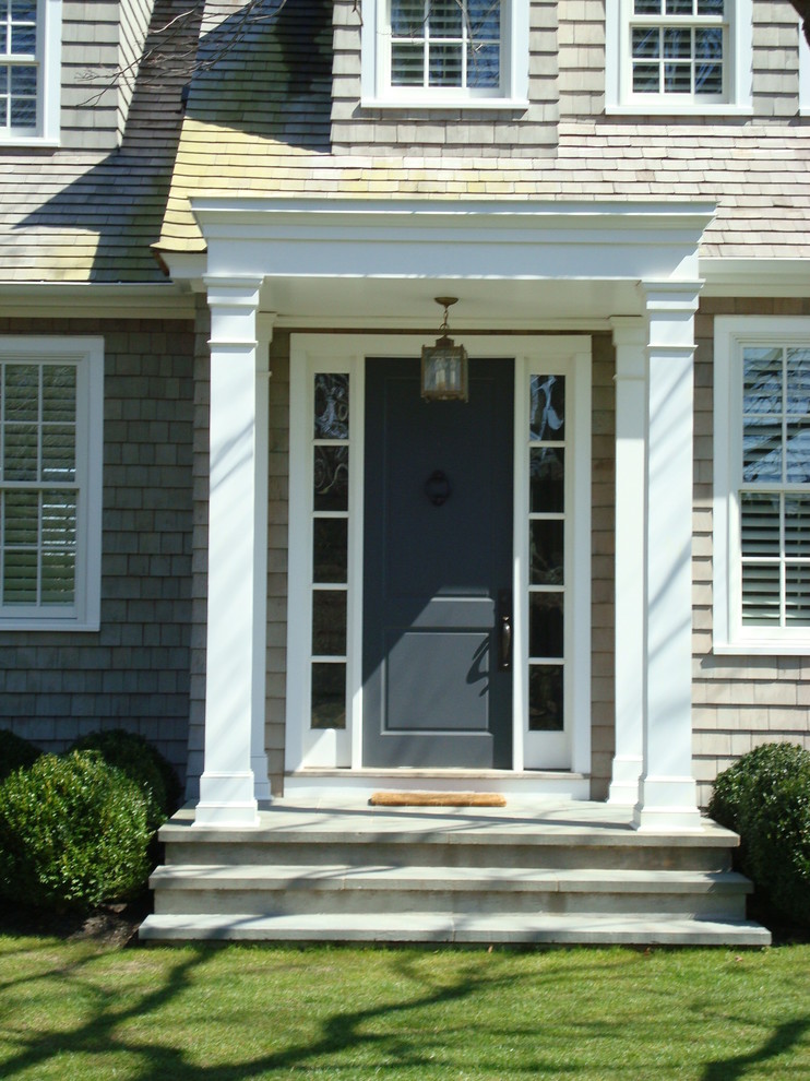 Entryway - transitional entryway idea in New York