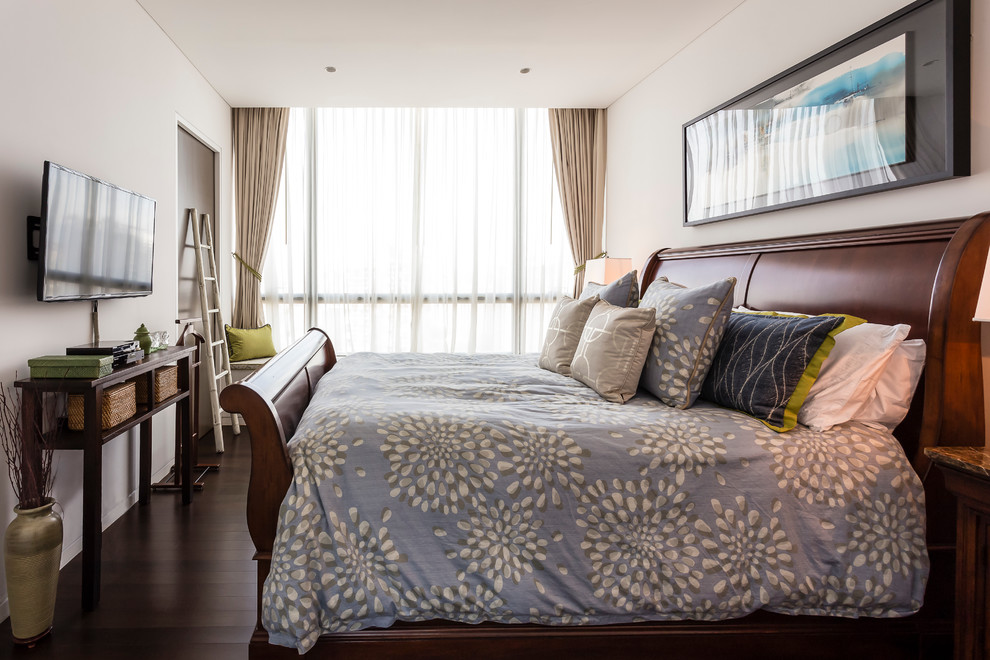 Inspiration for a transitional bedroom remodel in Singapore