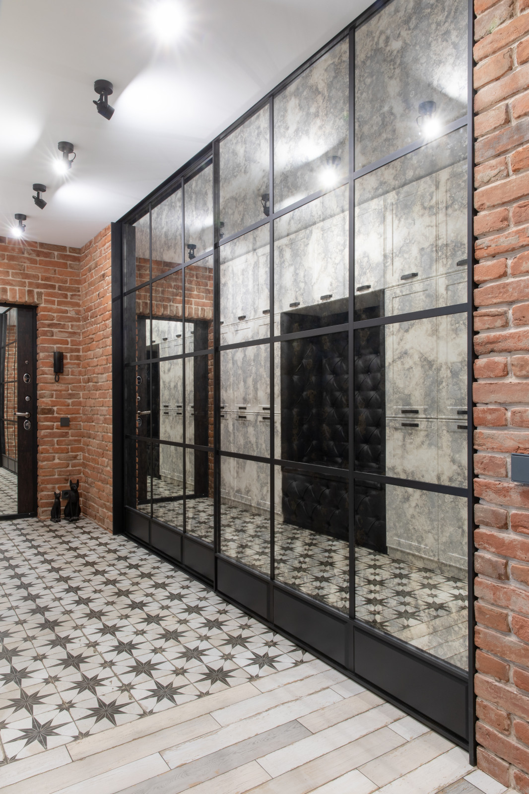 Квартира с зеленой стеной (реализация)