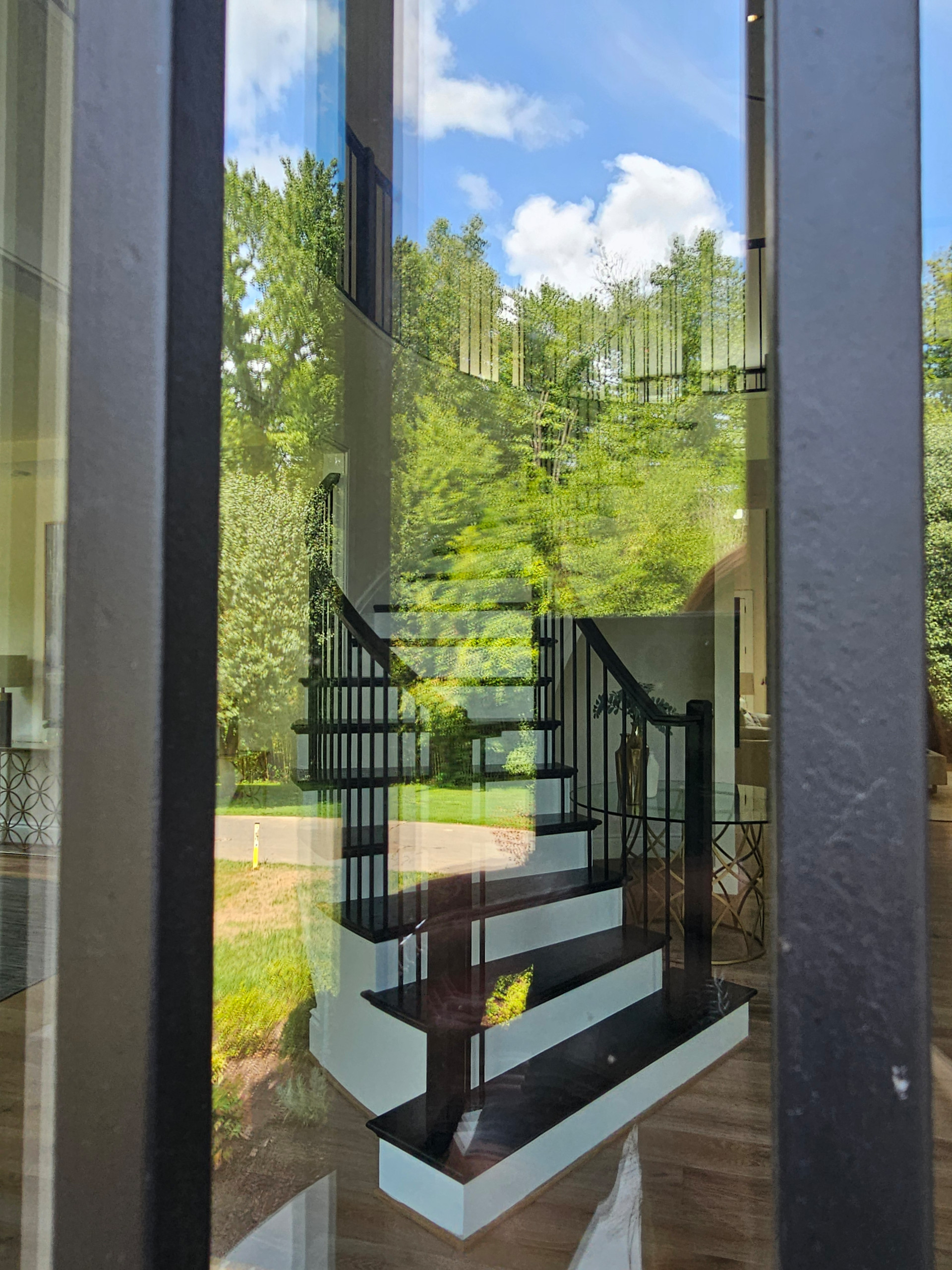 Elegant Curve Elevates Modern Design, Mclean, VA 22101