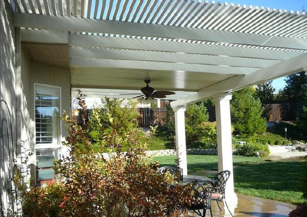 Solid & Lattice Patio Covers klassisch-modern-terrasse
