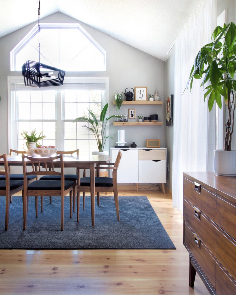 Home design - transitional home design idea in Miami