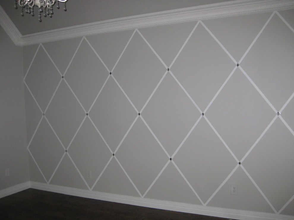 Example of a transitional home design design in Dallas