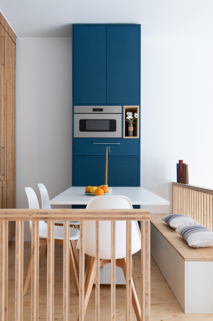 Les bords de mer beach-style-dining-room