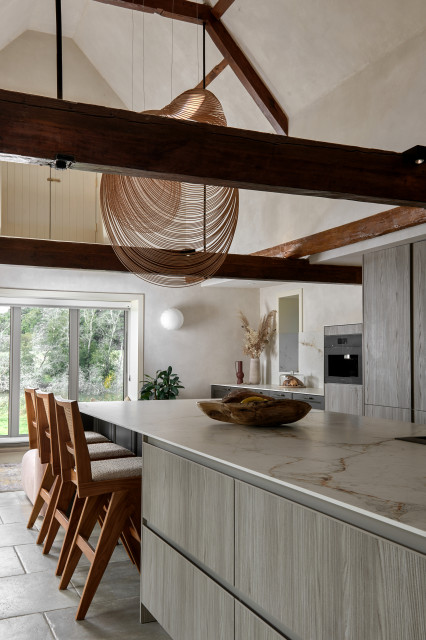 New Forest Barn Conversion moderne-koekken