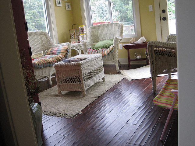 Photo of a traditional living room in Grand Rapids.