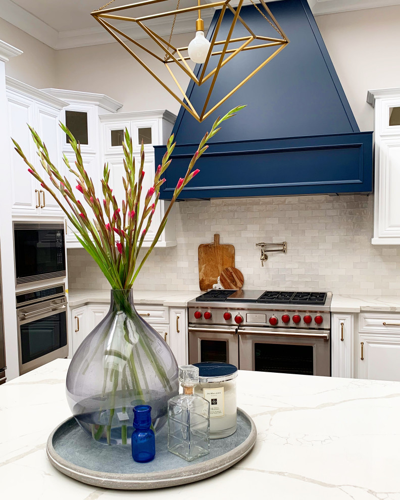 Inspiration for a transitional kitchen remodel in Phoenix