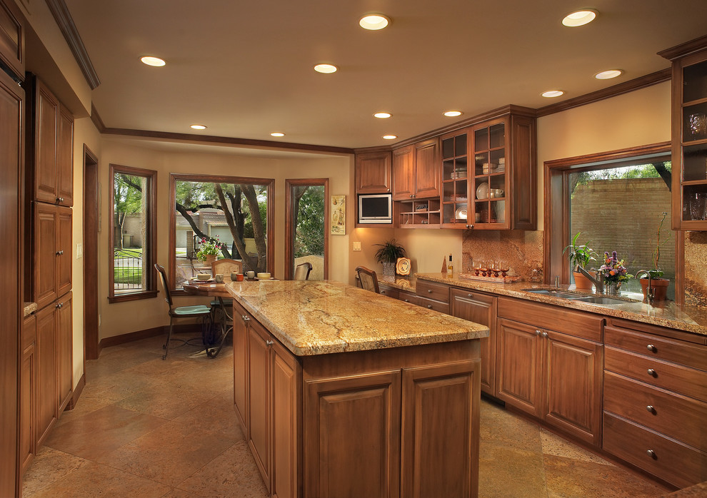 Photo of a traditional kitchen in Phoenix.
