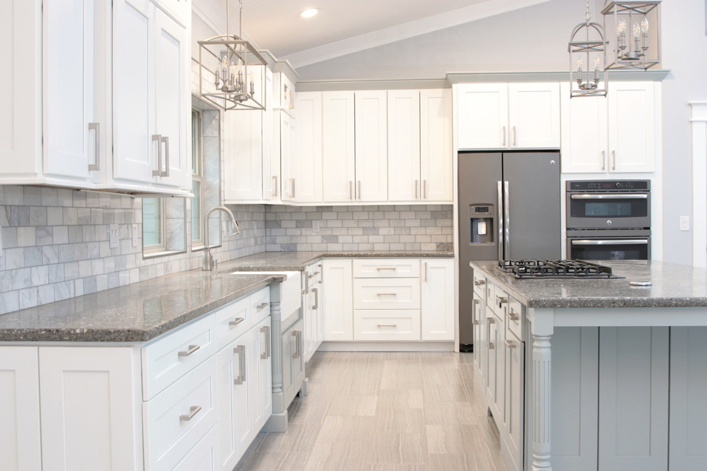 Home design - transitional home design idea