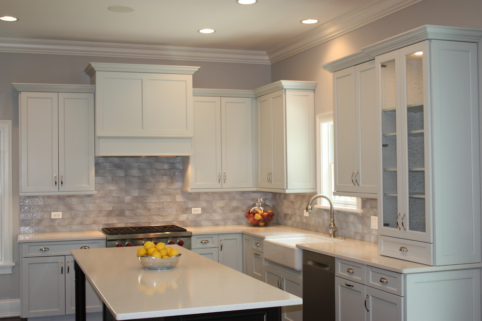 Transitional kitchen photo in Chicago
