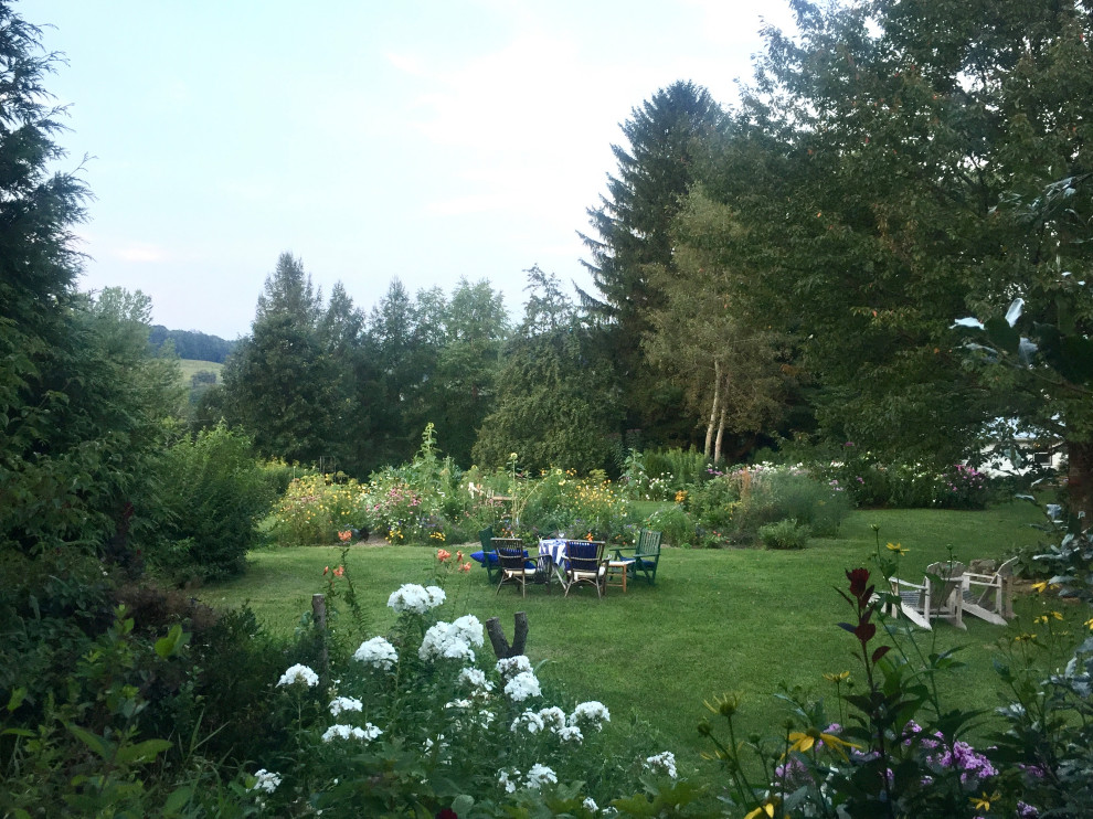 Country Farmhouse Garden