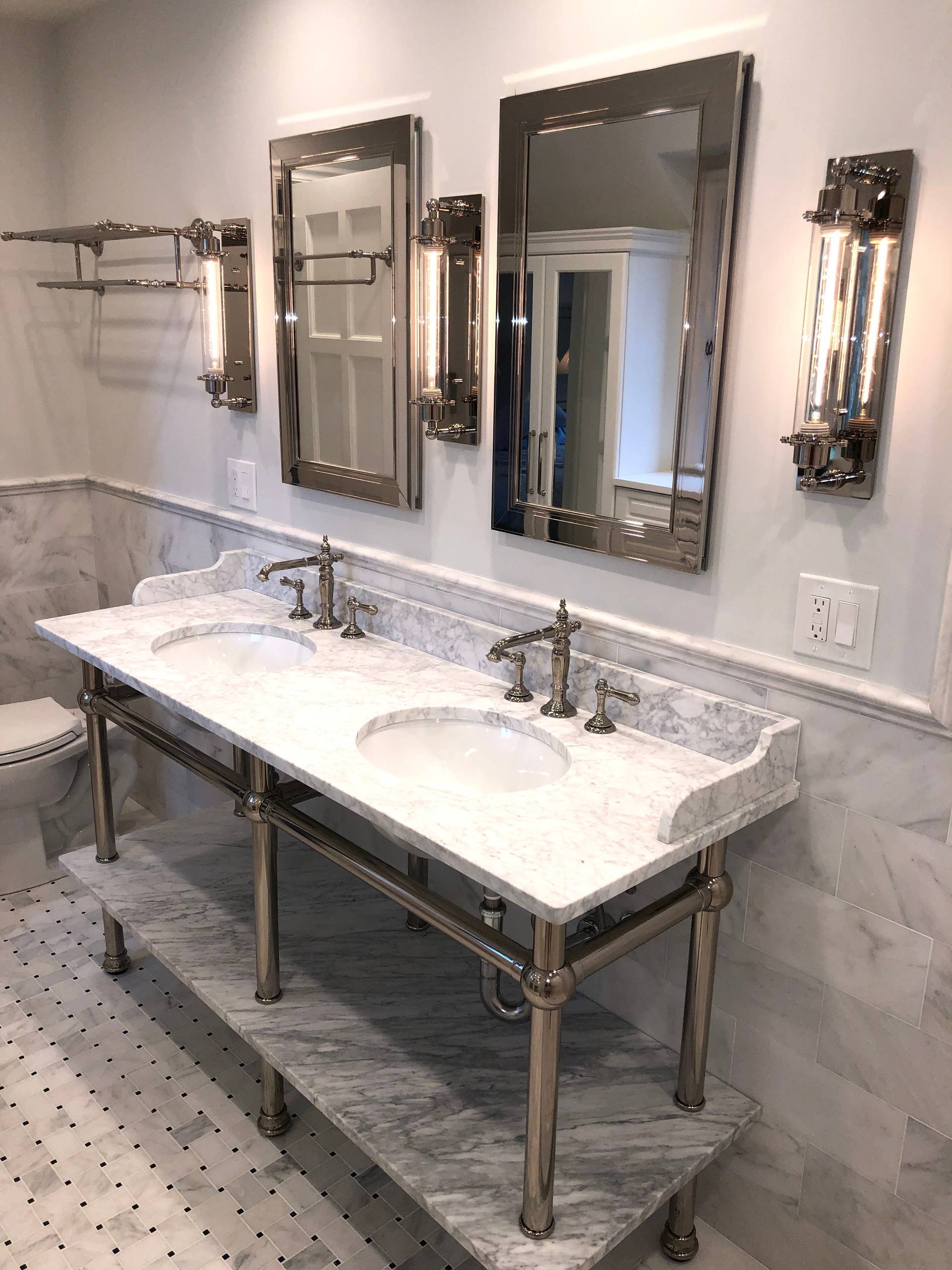 Silverman’s master bathroom