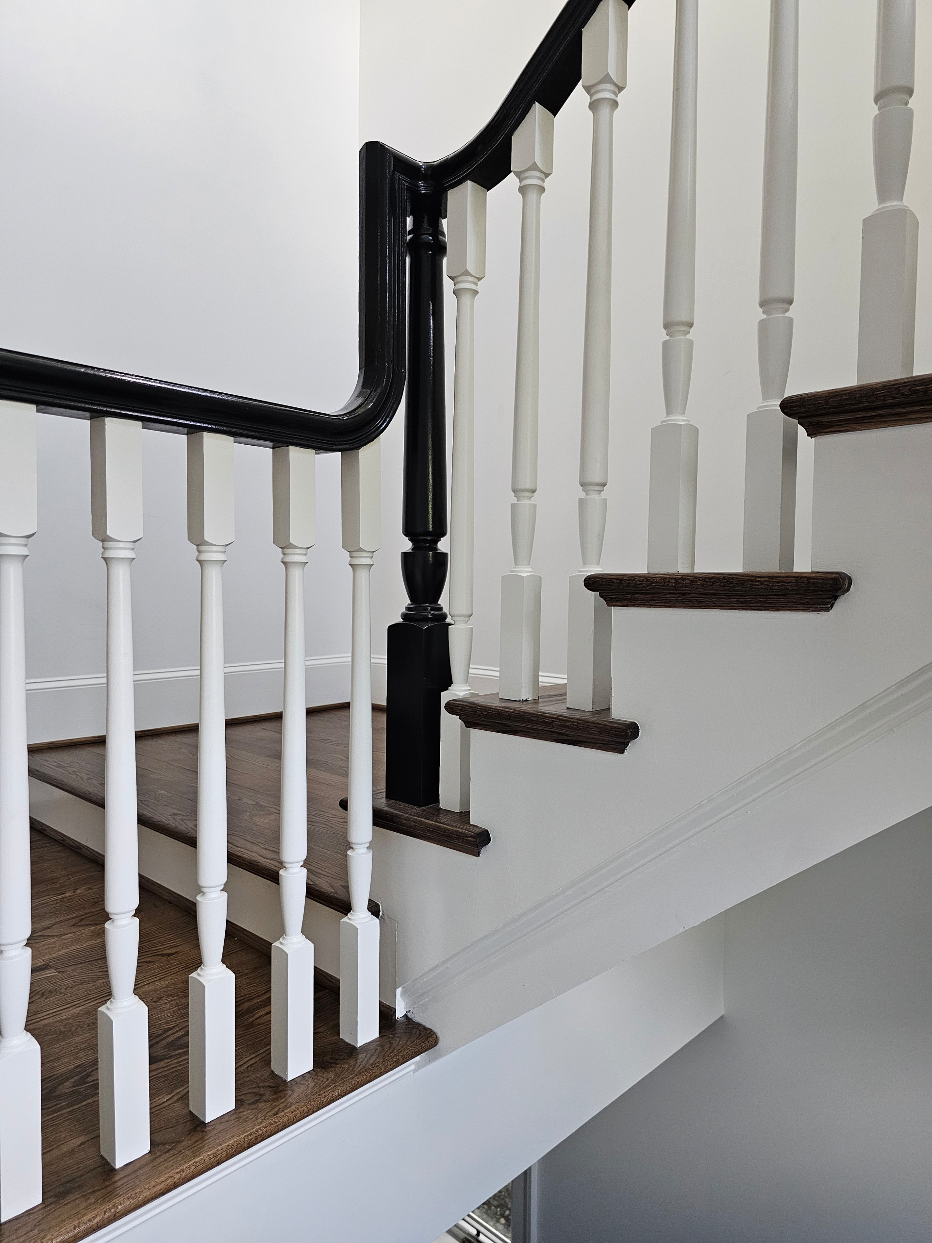 121_Elegant Floating Staircase, Chevy Chase, MD 20815