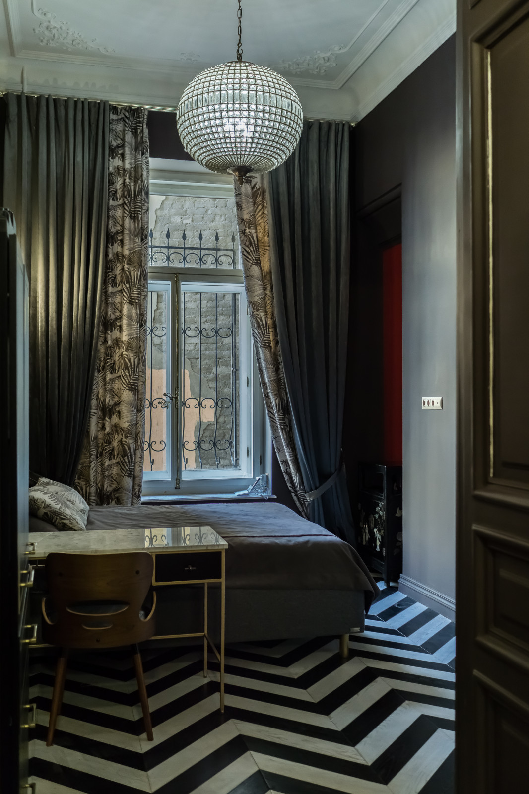 CHATEAU DE LA PETROGRADKA