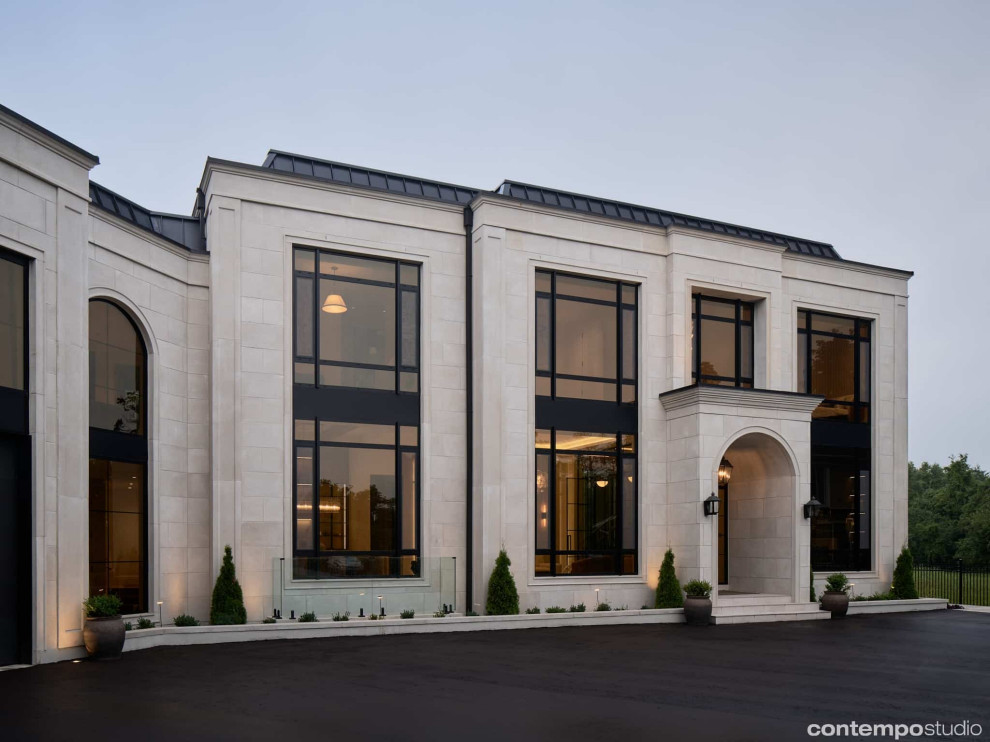 Inspiration for a transitional exterior home remodel in Toronto