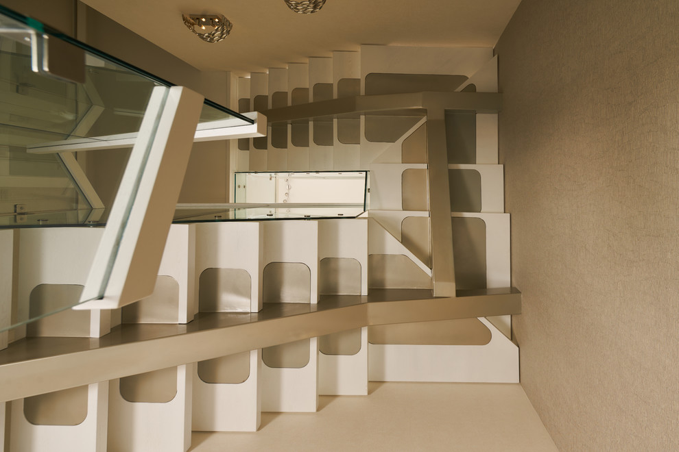 Лестница со стеклянным ограждением