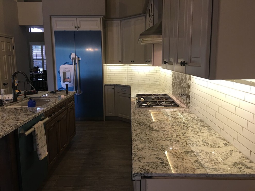Kitchen - rustic kitchen idea in Phoenix