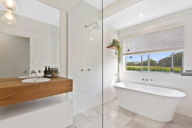 Mudjimba contemporary-bathroom