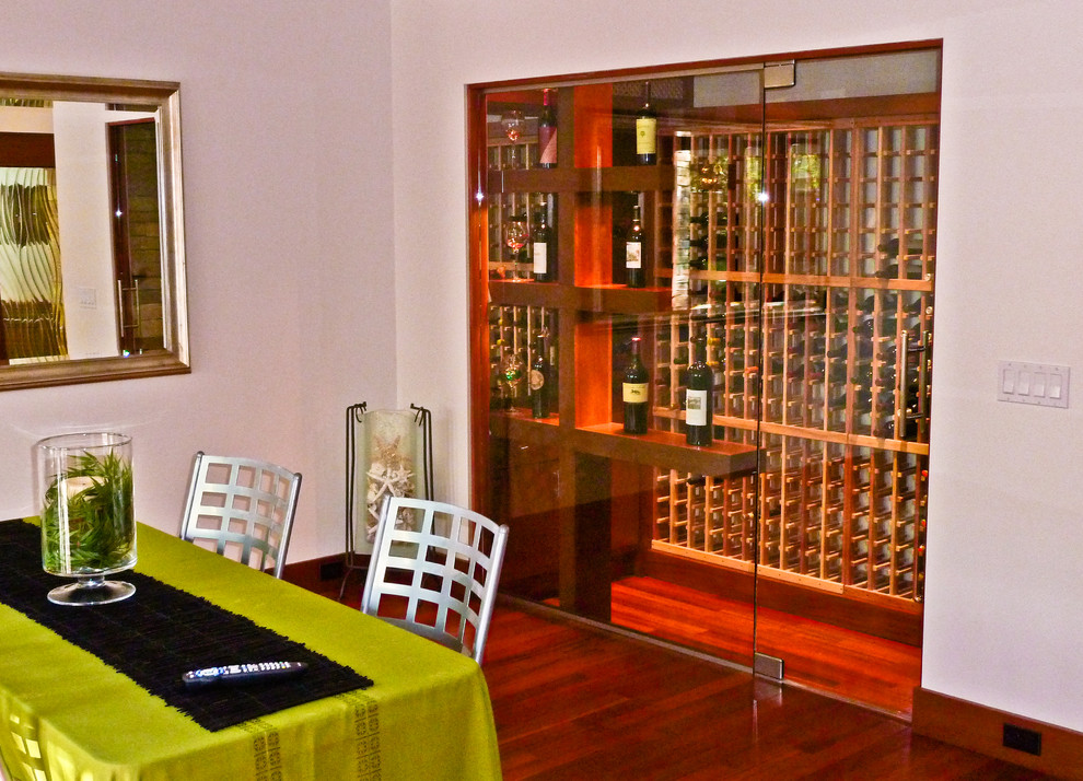 Contemporary wine cellar in Los Angeles.