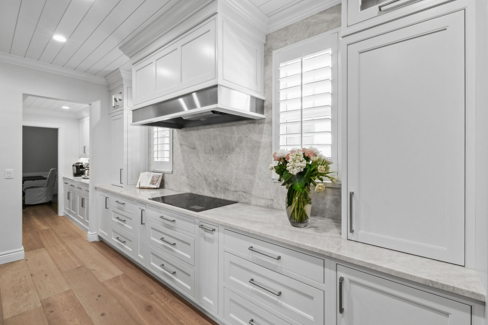 Kitchen - transitional kitchen idea