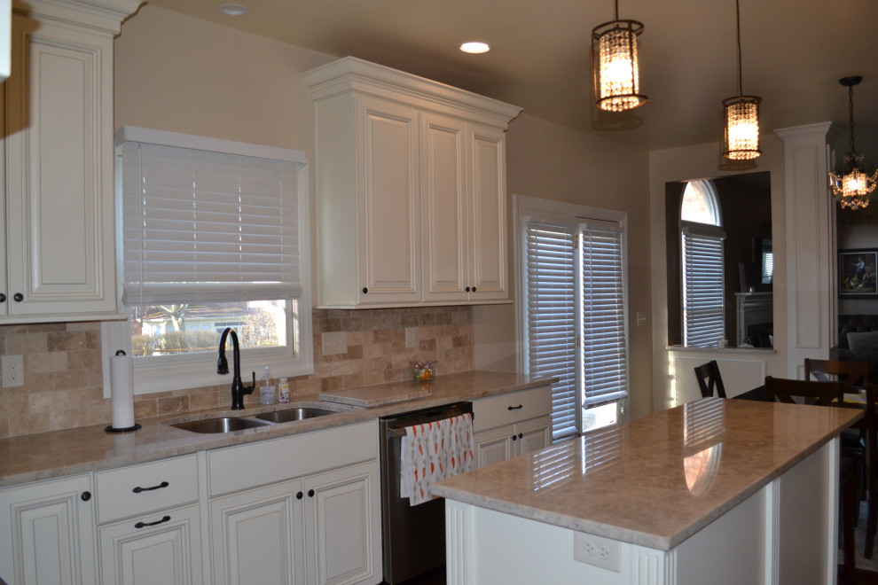 Inspiration for a transitional kitchen remodel in Cincinnati