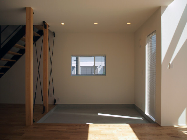 『KIT』コンパクトなパッシブデザイン住宅で暮らす moderne-salle-de-sejour