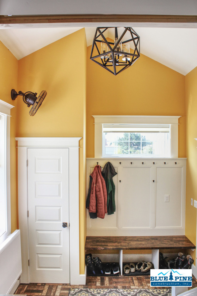 Design ideas for an arts and crafts entryway in Denver.