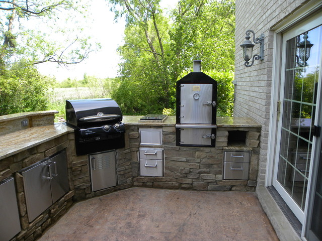 Outdoor Kitchen - Eclectic - Patio - Chicago - by Gordon ...