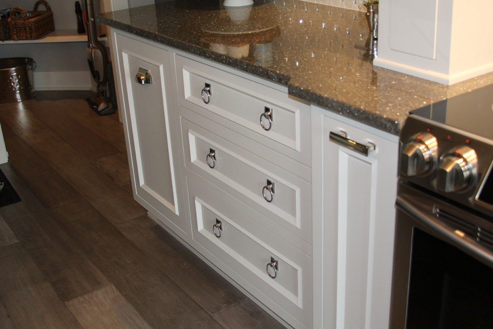 Inspiration for a transitional home design remodel in Indianapolis