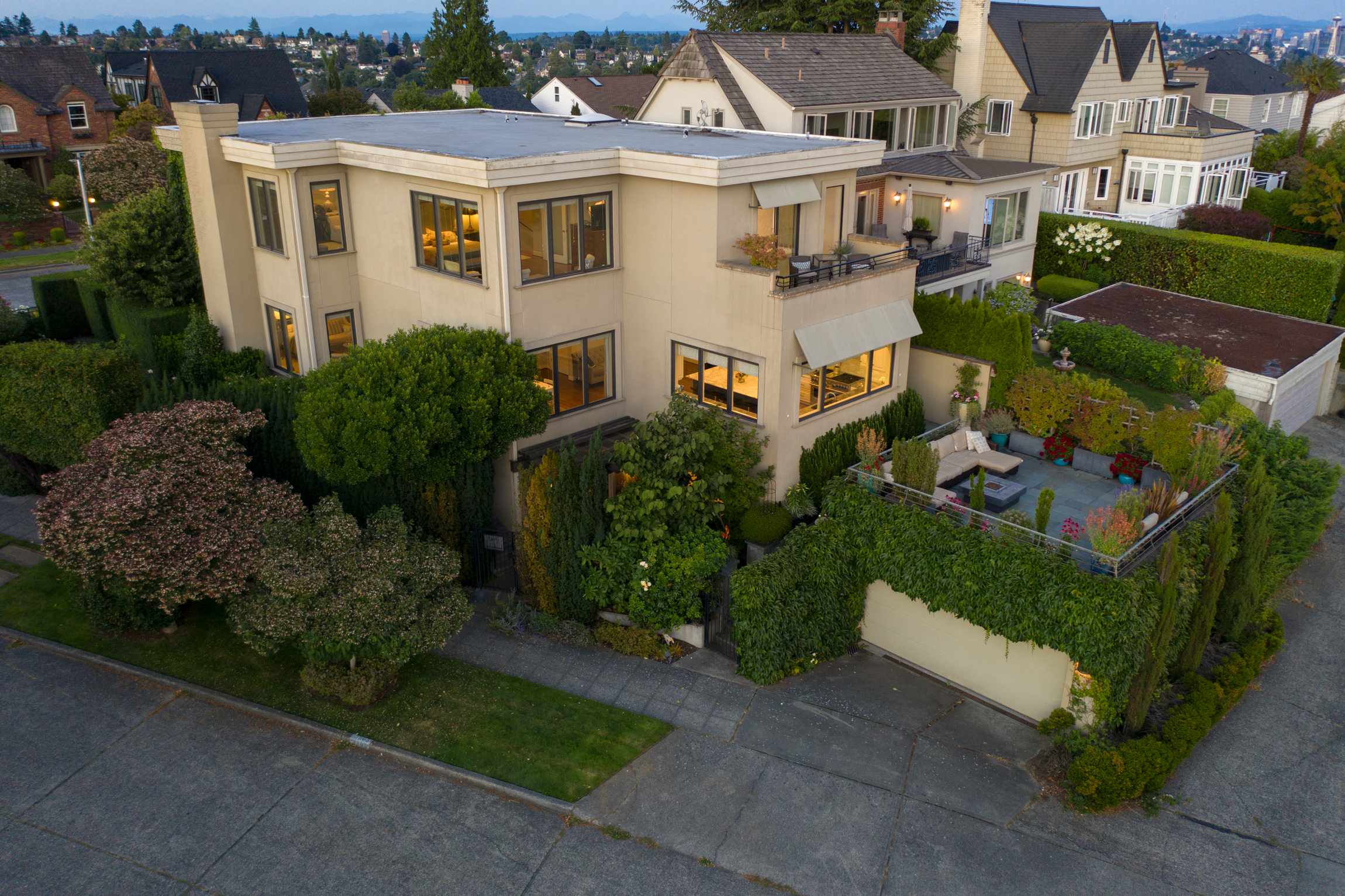 Custom Executive Home - Magnolia