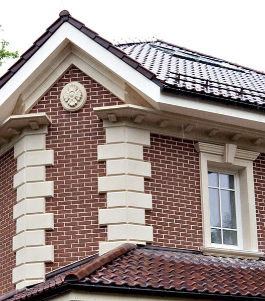 Комбинированная отделка загородного дома