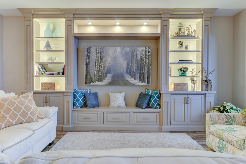 Example of a transitional home design design in Miami