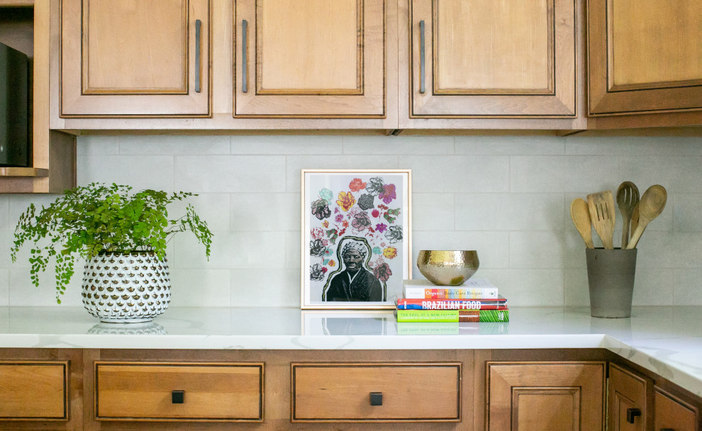 Transitional kitchen photo in Baltimore