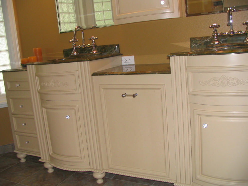 Home design - transitional home design idea