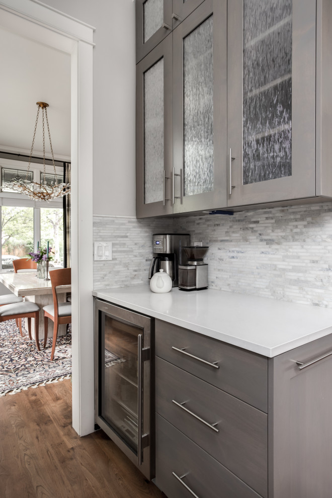 Kitchen - transitional kitchen idea in Denver