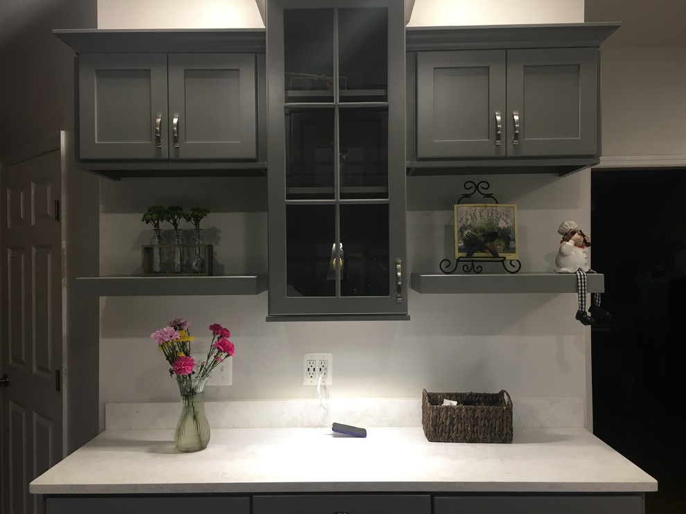 Inspiration for a transitional kitchen remodel in Cincinnati