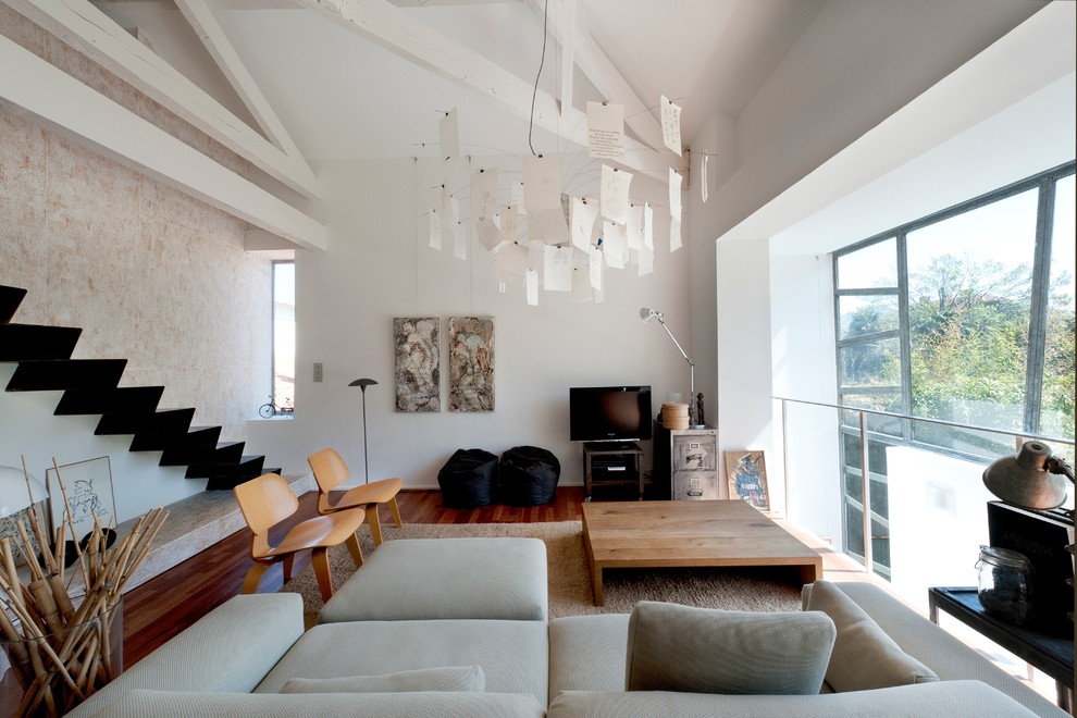 Inspiration for a contemporary living room in Marseille.