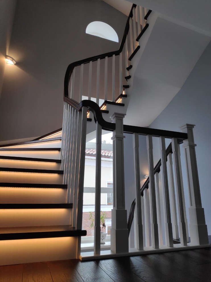 Классическая облицовка монолитной лестницы (2018)