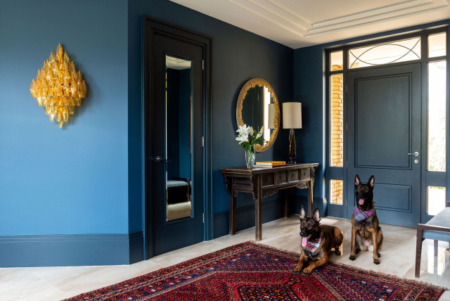 London Estate fusion-entrance