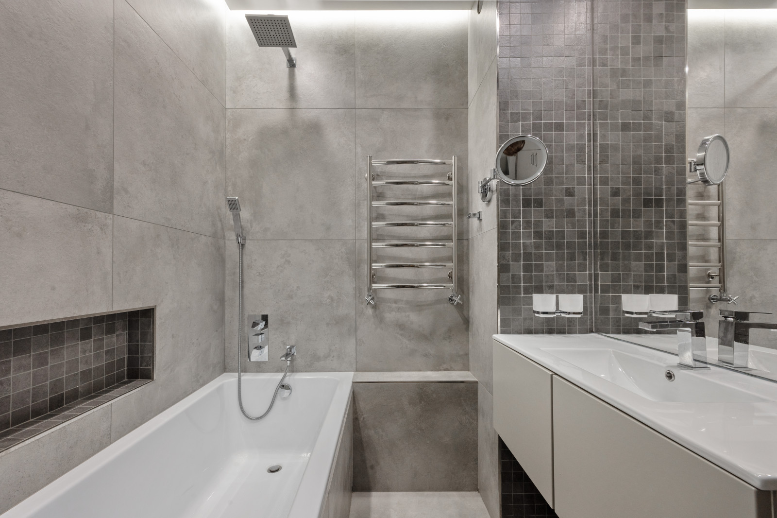 "Смокинг". Квартира на наб. Т. Шевченко