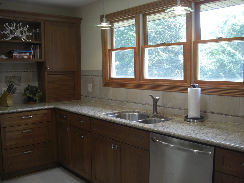 Inspiration for a transitional kitchen remodel in Chicago