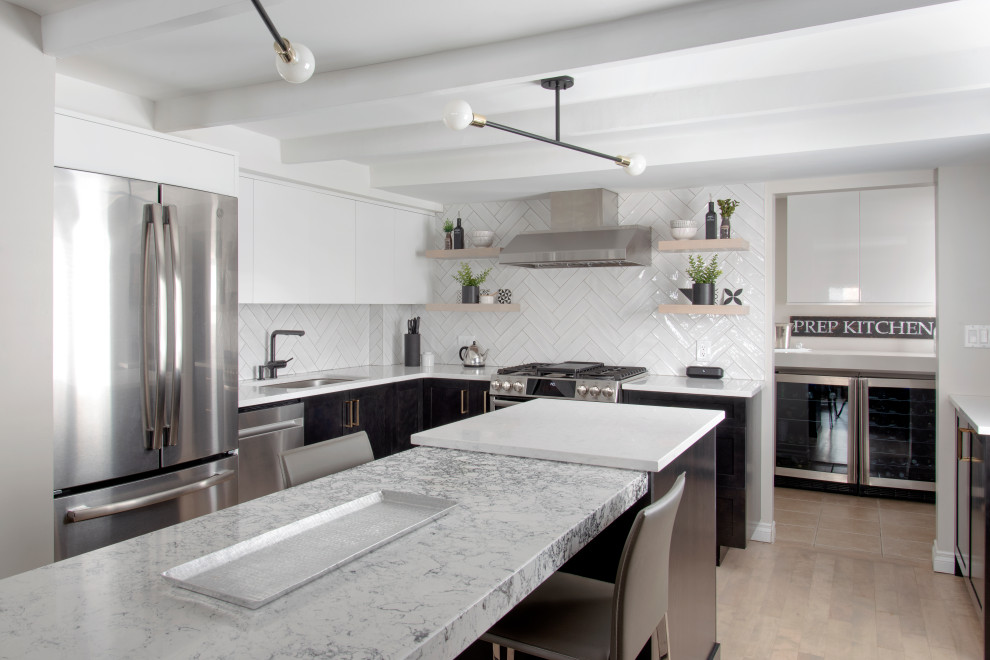 Transitional kitchen photo in Ottawa