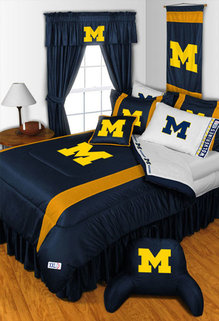 ncaa michigan wolverines bedding and room decorations