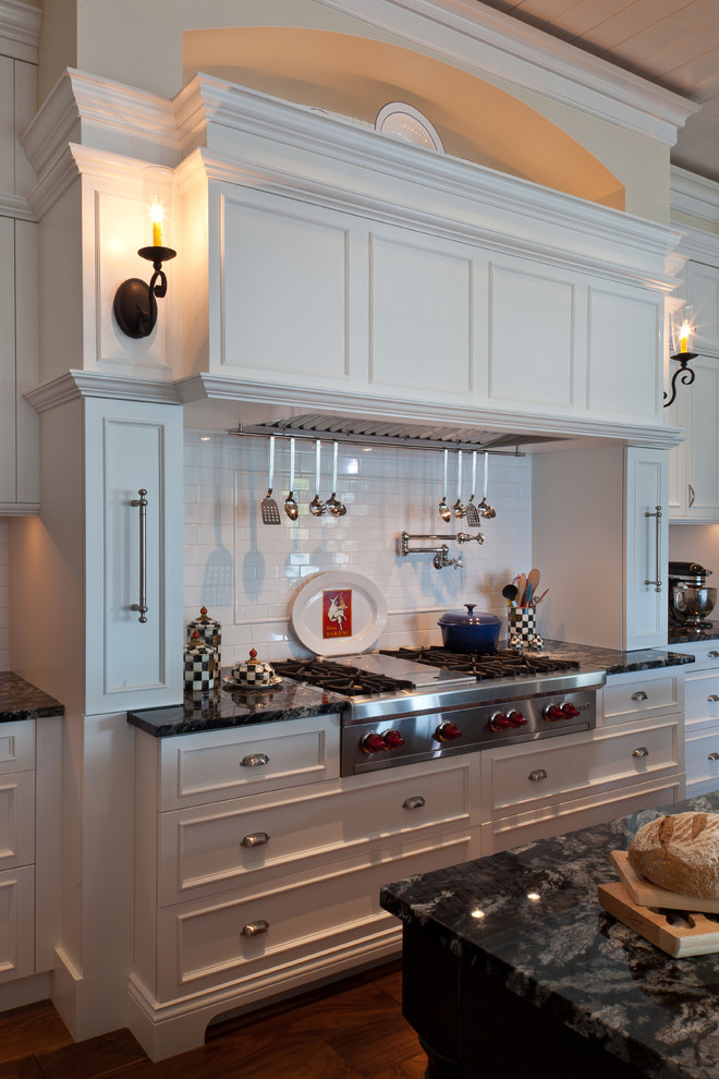 Kitchen - kitchen idea in Denver