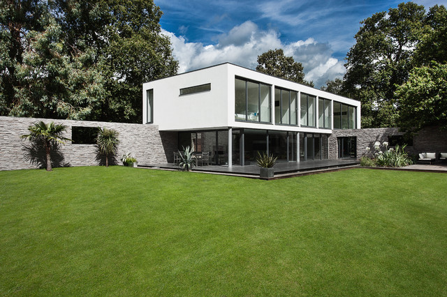Abbots Way modern-exterior