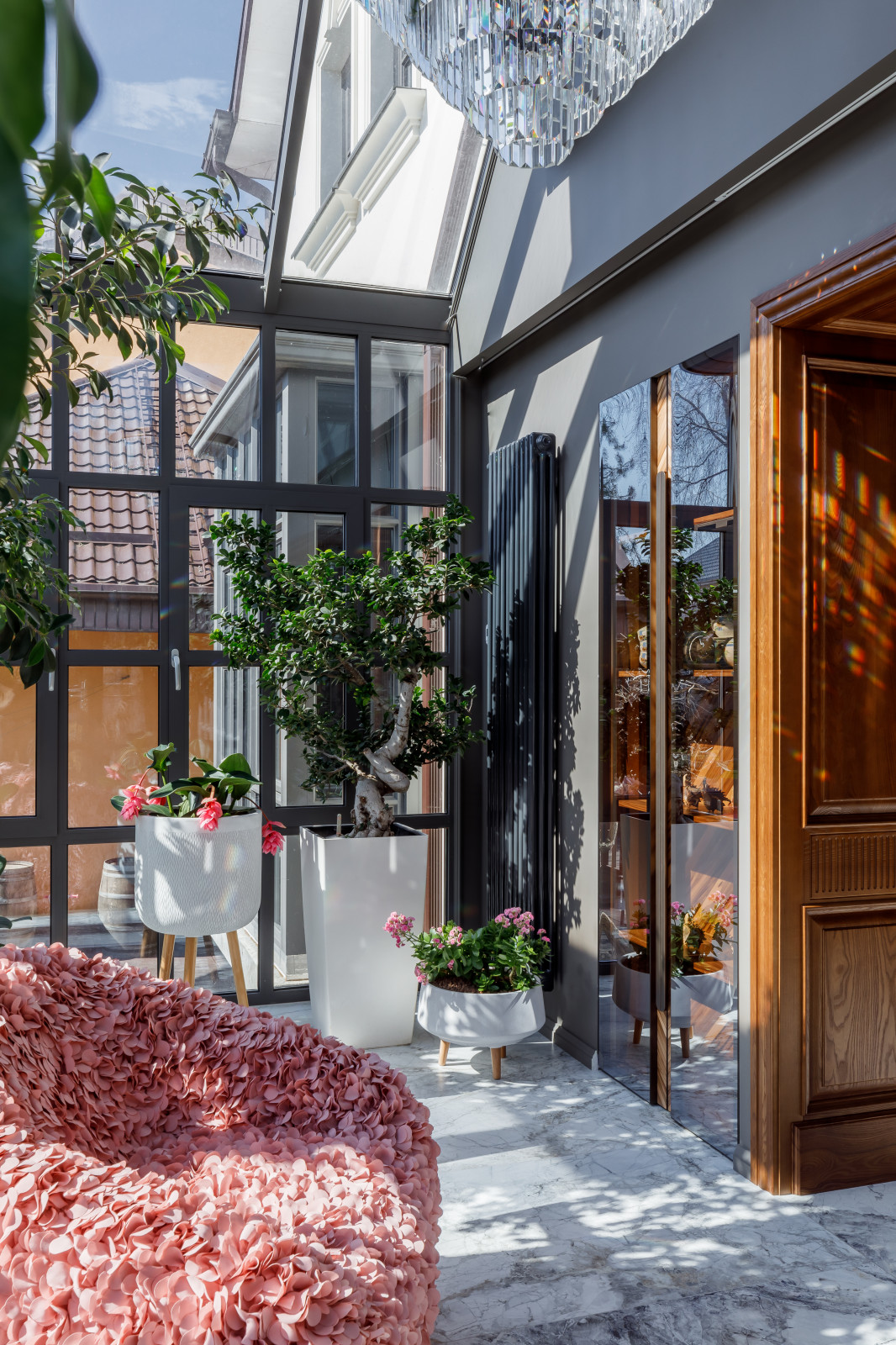 Мебель для мастер-спальни загородного дома